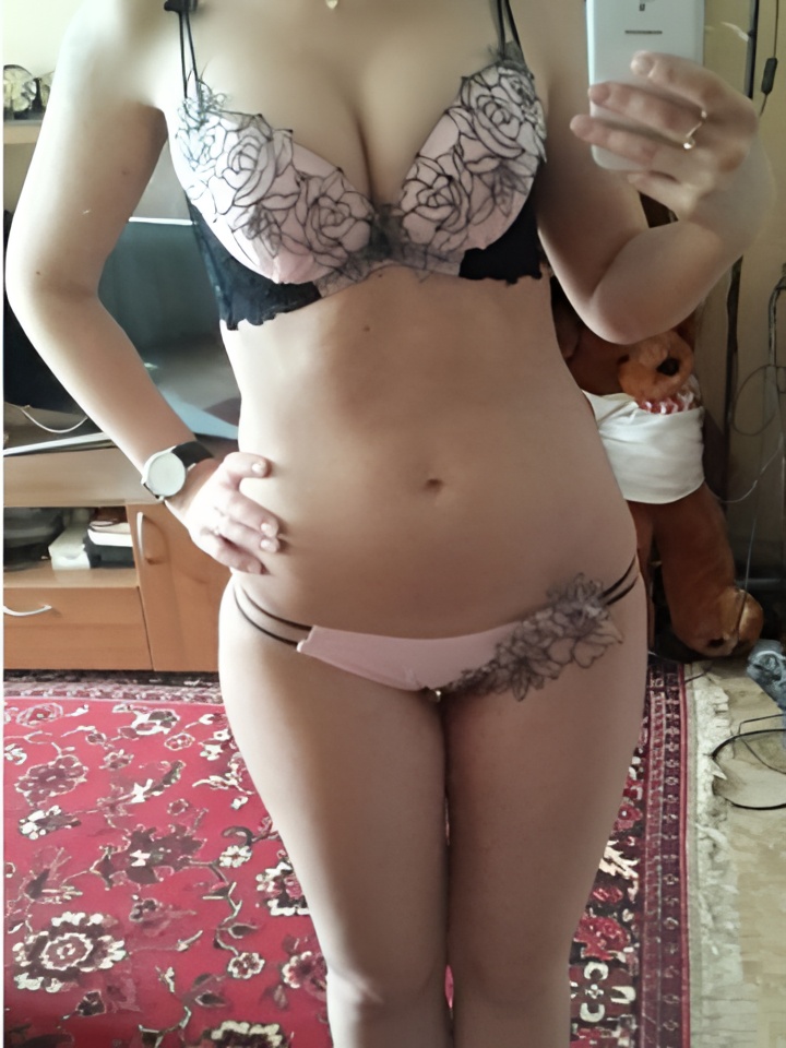 Софи привлекательная девушка из Калининска цена от 2500 руб