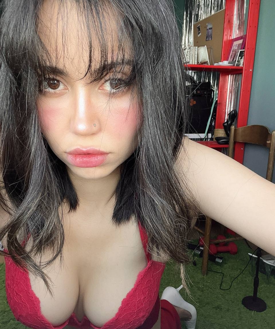 Изабелла привлекательная девушка из Калининска цена от 7000 руб